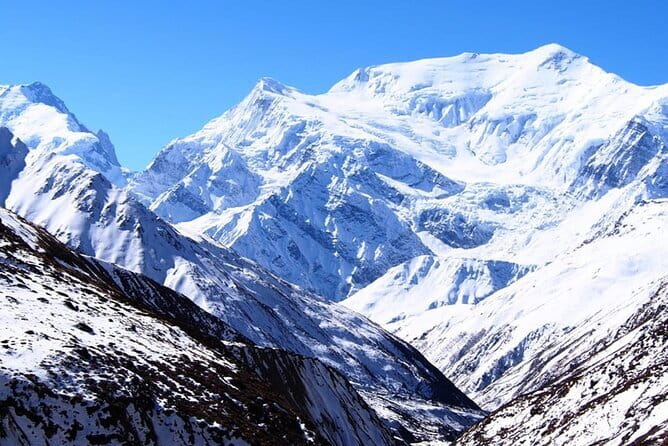 13 Days Trekking in Annapurna Circuit - Day 11: Crossing Thorong La at 5,416 meters