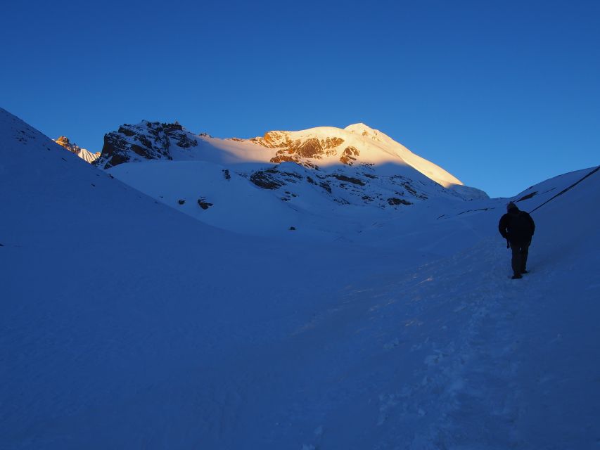 Annapurna Circuit Trekking 13 Days - Day 7: Manang to Yak Kharka above 4,000 meters