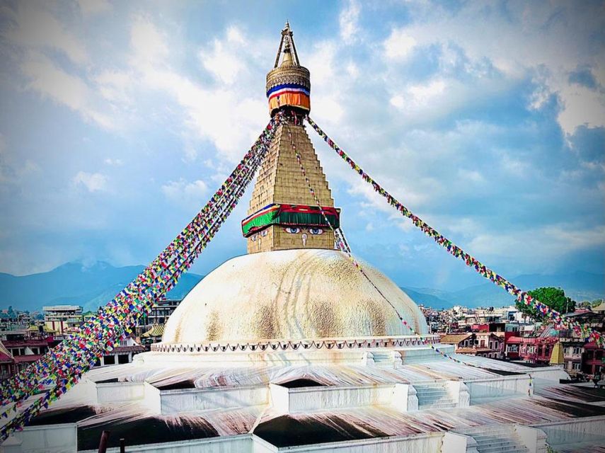 Bhaktapur Durbar Square and Boudhanath Stupa - Walking the great circle at Boudhanath