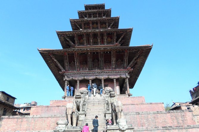 Bhaktapur & Patan Durbar Square Day Tours - Taumadhi Square and the scale of Bhaktapur