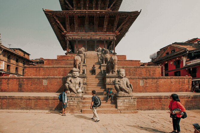 Bhaktapur Sightseeing & Dhulikhel, Namo Buddha, Panauti Tour - Sanga’s giant Shiva statue on the way back