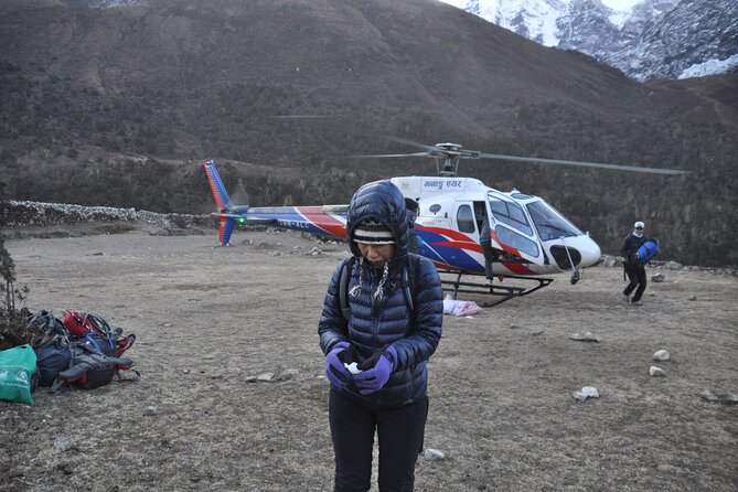 Everest Base Camp Helicopter Tour landing at Hotel Everest View - Practical rules that affect your booking