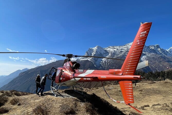 Everest Base Camp helicopter tour with landing - Safety equipment and the small-group format