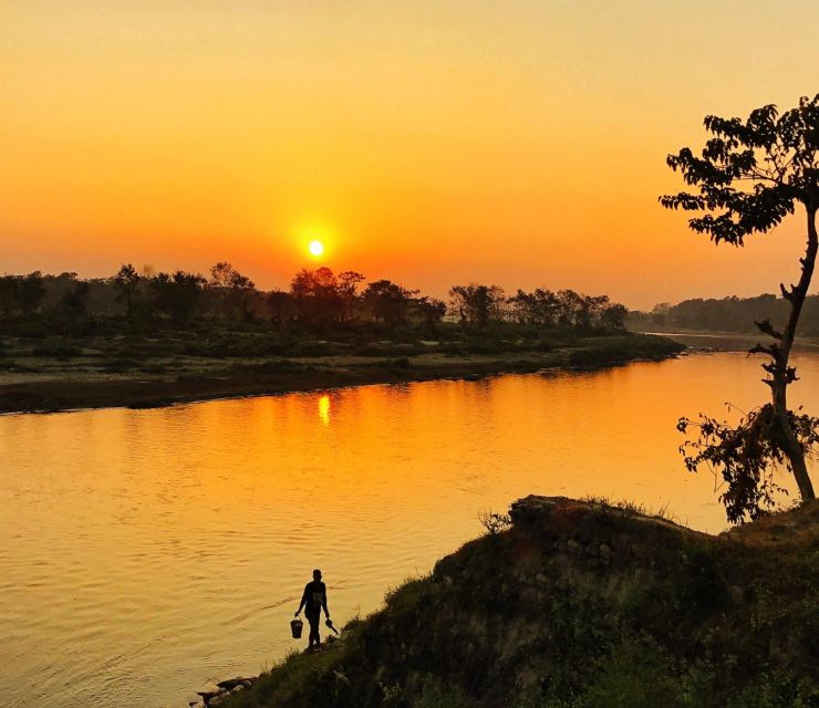 From Kathmandu/Pokhara: 3-Day All-Inclusive Chitwan Safari - The long road from Kathmandu or Pokhara