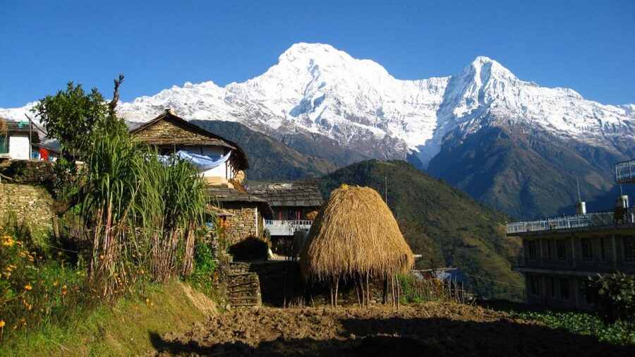 From Pokhara: Guided Tour to Visit 4 Himalayas View Point - How the guide affects the day