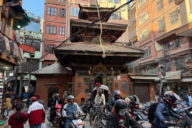 Kathmandu Food & Drink and Shopping Rickshaw Tour - Thamel: a lively first look at Kathmandu