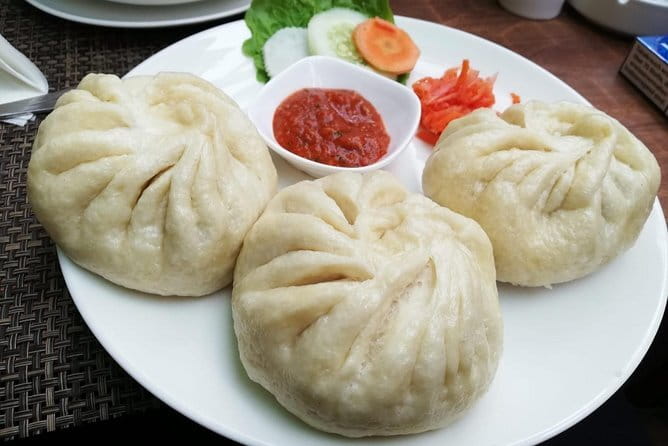 Kathmandu Food & Drink and Shopping Rickshaw Tour - Jyatha: small stops and clear food explanations