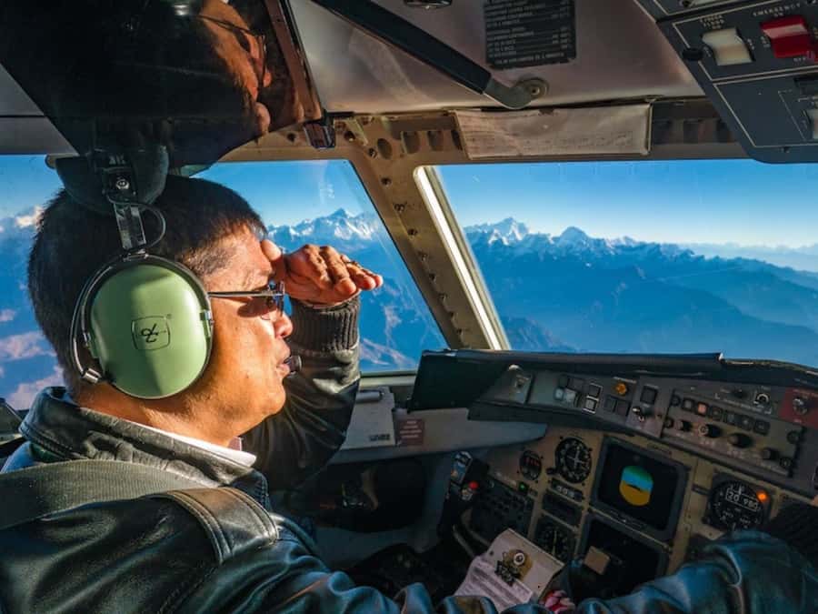Kathmandu: Mount Everest Scenic Flight with Airport Transfer - The one-hour flight toward Everest