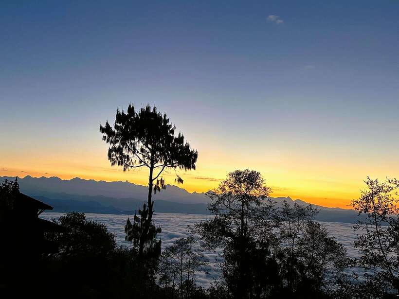 Kathmandu: Nagarkot Sunrise & Hiking to Changunarayan - Forest Paths, Fields, and Small Rural Details