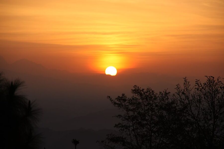 Kathmandu: Nagarkot Sunrise Tour with Day Hike - Watching the Himalayas wake up at Nagarkot