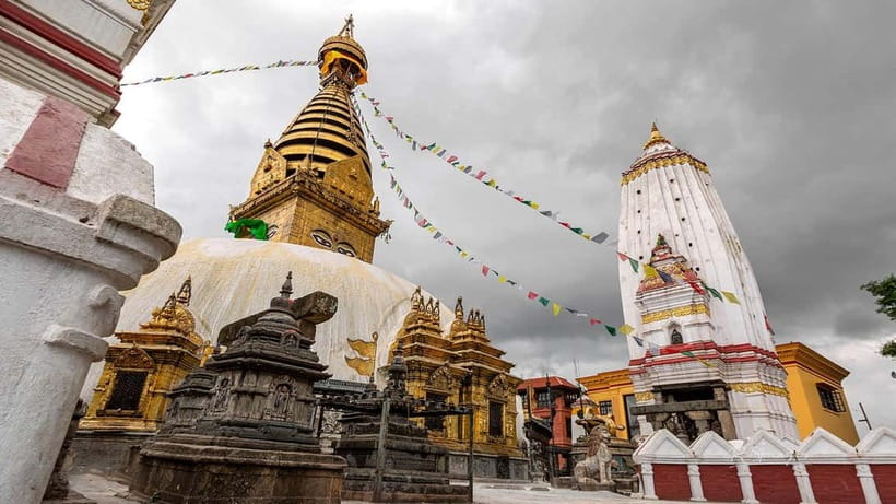 Kirtipur: Kritipur Tour, tasting local Cuisines and Drinks - Choosing Swayambhunath and the Monkey Temple