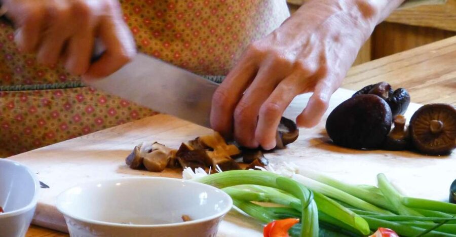 MoMo or Dal Bhat Cooking Class at Aama Kitchen in Pokhara - What the three-hour visit is like