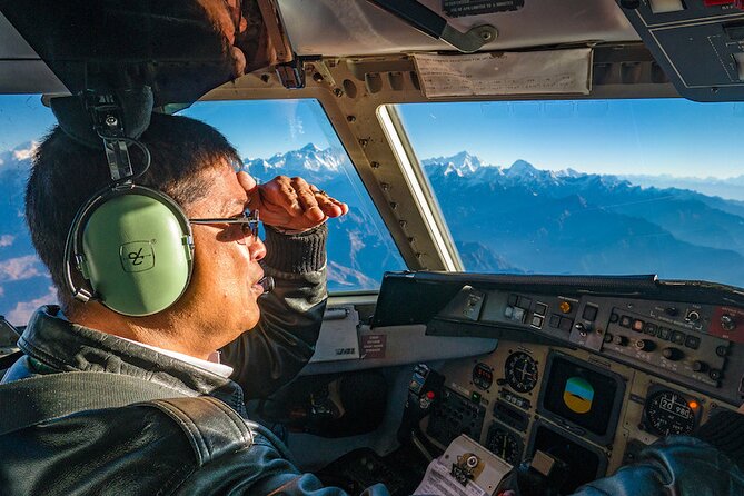 Mountain Everest Scenic Flight with Hotel Pickup and Dropoff - The Everest turn and the best photo strategy