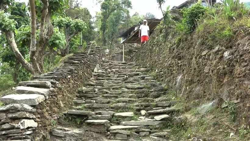 Pokhara: Annapurna Foothills Day Hike with Transfers - Guides make the difference on this route