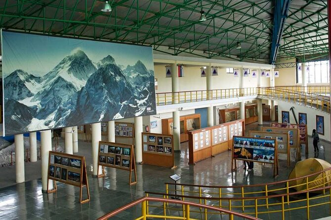 Pokhara in 5 Hours: Lake, Museum, Cave, Falls & Pagoda Hill - Fewa Lake and Tal Barahi Temple