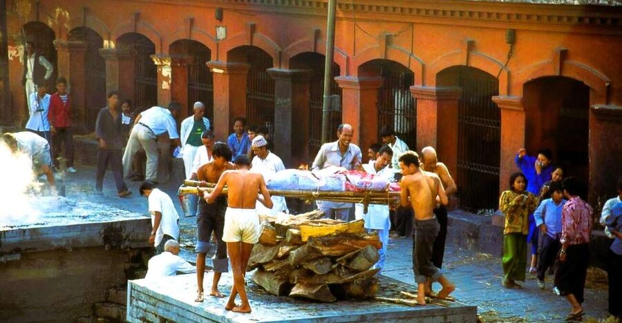 Sacred Pashupatinath: Aarati,Cremation Rites & Boudha Stupa - The Aarati ceremony after sunset